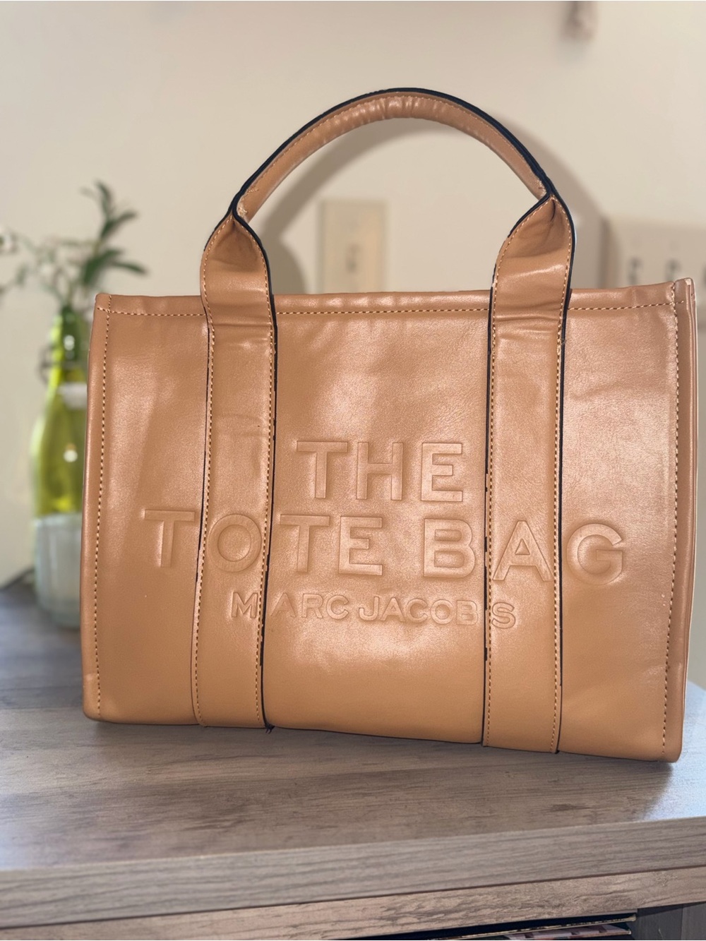 Marc Jacobs The Leather Medium Tote Bag in Camel Brown